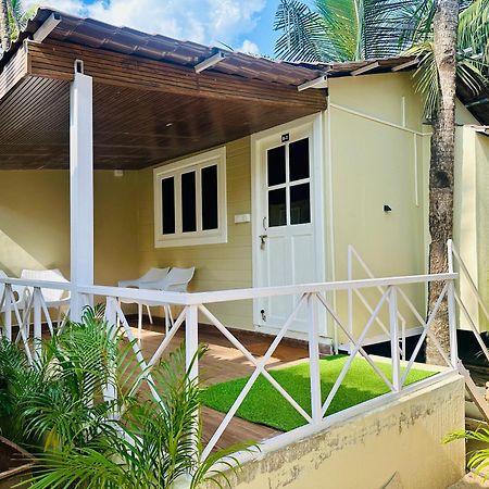 Cocos Beach Resort Палолем Екстер'єр фото